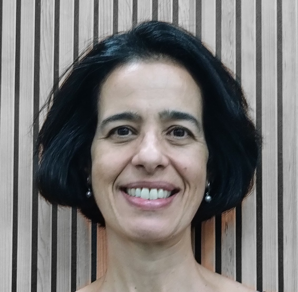 Profª. Drª. Mirela Cunha Cardoso Ramacciotti