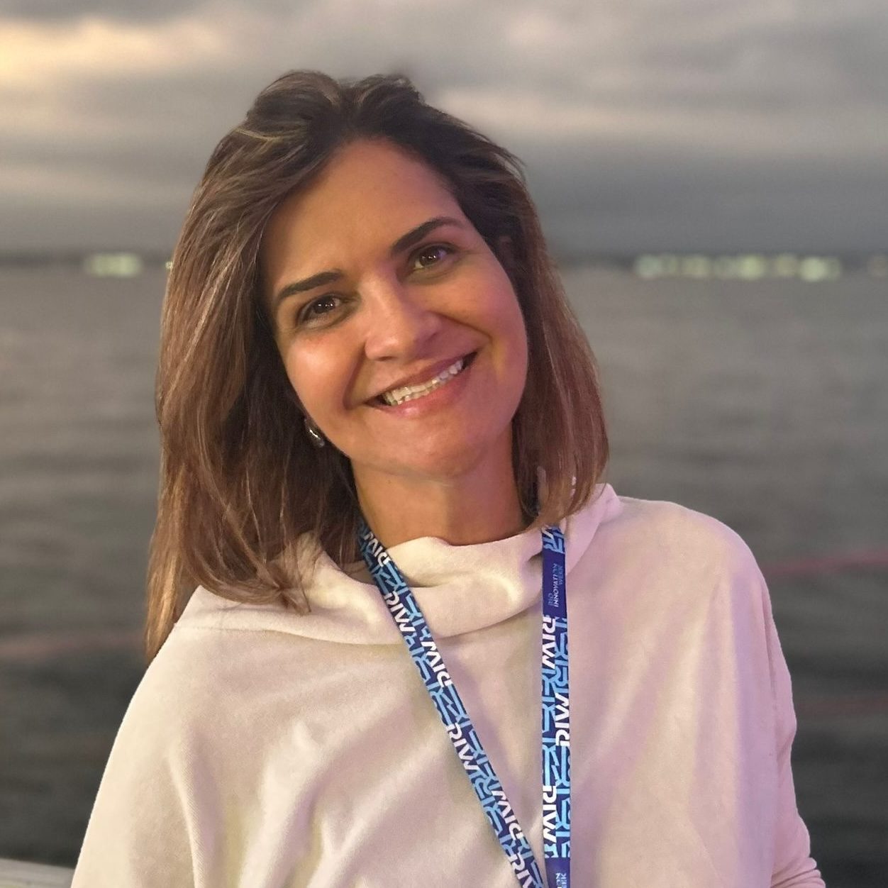 Profª. Drª. Adriana Melibeu